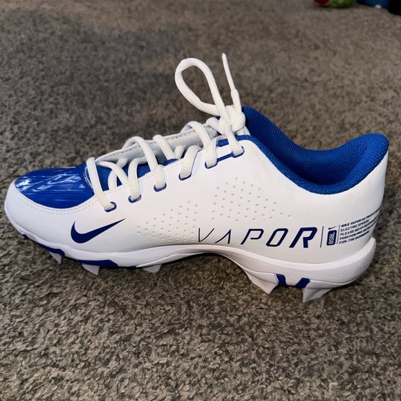 Nike Cleats - Picture 5 of 8